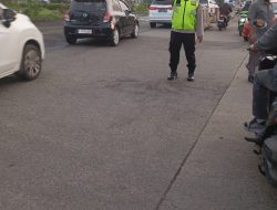 Gelar PECAK Pagi, Polsek Cikupa Atur Arus Lalu Lintas di Simpang Cikupa