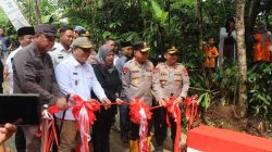 Kapolres Lebak Dampingi Kapolda Banten Penanaman 1.000 Pohon dan Resmikan Jembatan Merah Putih Presisi