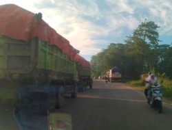 Tronton Parkir Sembarangan di Jawilan, Warga Minta APH Bertindak Tegas
