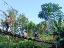 Polri Peduli Infrastruktur, Satbrimob Polda Banten Revitalisasi Jembatan di Bayah