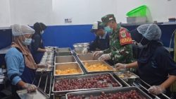 Anggota Koramil 0304/Sajira, Babinsa Desa Pajagan Lakukan Monitoring MBG di SPPG Yayasan Primaland Peduli Umat