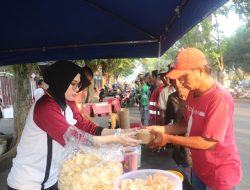 Jum’at Berkah, Polres Lebak Bagikan Makanan Gratis kepada Masyarakat