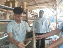 Camat Sajira Apresiasi Pengusaha Muda Asal Desa Mekarsari, Madu Teuweul “Bang Uday” Tembus Pasar Jabodetabek, Menuju Sertifikasi BPJPH