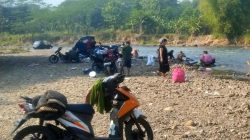 Kekeringan Melanda Sajira, Warga Terpaksa Berbondong-bondong Manfaatkan Sungai Ciberang