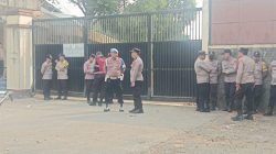 Pengamanan Gabungan Polsek Jawilan Bersama Personil Polres Serang  Dibantu TNI Amankan Aksi Masyarakat Junti Di PT Buditeksindo