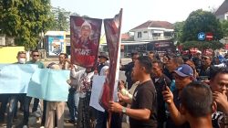 Ratusan Aktivis Lebak Orasi Bela Uun di Depan Kantor DPRD Lebak