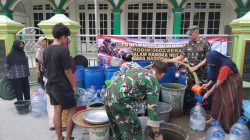 PERINGATI HUT KE-81 TNI, KORAMIL 0602-10/PONTANG SALURKAN AIR BERSIH UNTUK WARGA KAMPUNG KESABILAN