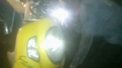 Sejumlah Pengendara Motor Jatuh di Jalan Rangkasbitung-Cipanas, Akibat Jalan Licin dari Cereran Tanah Galian