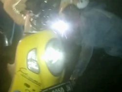 Sejumlah Pengendara Motor Jatuh di Jalan Rangkasbitung-Cipanas, Akibat Jalan Licin dari Cereran Tanah Galian