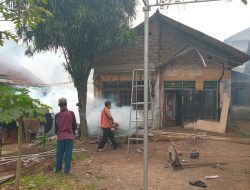 Respon Cepat Plt Puskesmas Jawilan Dewi, Lakukan Fogging di Kebon Kelapa Cemplang Cegah DBD
