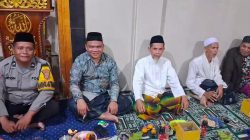 Dekat dengan Masyarakat, Bhabinkamtibmas Polsek Jawilan Yoyon Hadiri Pengajian Bersama Kades Cemplang
