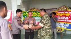 Sinergitas TNI-Polri di Serang, Polsek Kopo dan Polsek Jawilan Kompak Beri Kejutan HUT TNI ke-81 di Makoramil 0602-21/Kopo