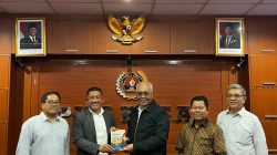 Pulihkan Kepercayaan Publik, Pengurus PWI Pusat Luncurkan Buku Model Manajemen Komunikasi Polri Berbasis PRISM