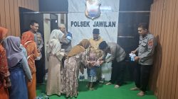 Jumat Berkah Penuh Haru! Kapolsek Jawilan AKP Erwan Nurwanda Bersama Personil Santuni 50 Anak Yatim di Aula Polsek