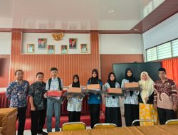 KCD Dindikbud Banten Salurkan Bantuan Seragam Sekolah untuk Siswa SMAN 1 Sajira, Bantu Ringankan Beban Orang Tua