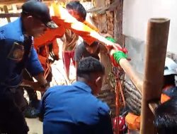 Tragedi Ambruknya Dinding Sumur di Kp. Cikadu, Seorang Pekerja Tertimbun, Evakuasi Basarnas Masih Berlangsung